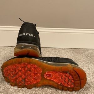 Gently worn size 5.5 black & orange Nike